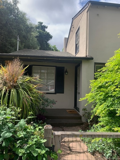 property at 585 California St