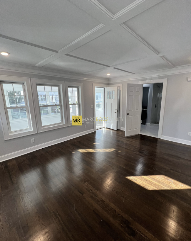 12 Lawrence St, Unit 12 in Watertown, MA - Foto de edificio - Building Photo