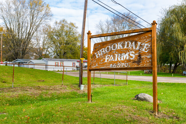 Brookdale Farms in Belleville, MI - Foto de edificio - Building Photo