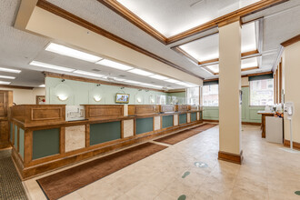 100-102 E Broadway St in Mt. Pleasant, MI - Building Photo - Interior Photo