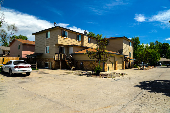 218 E Longs Peak Ave in Longmont, CO - Foto de edificio - Building Photo