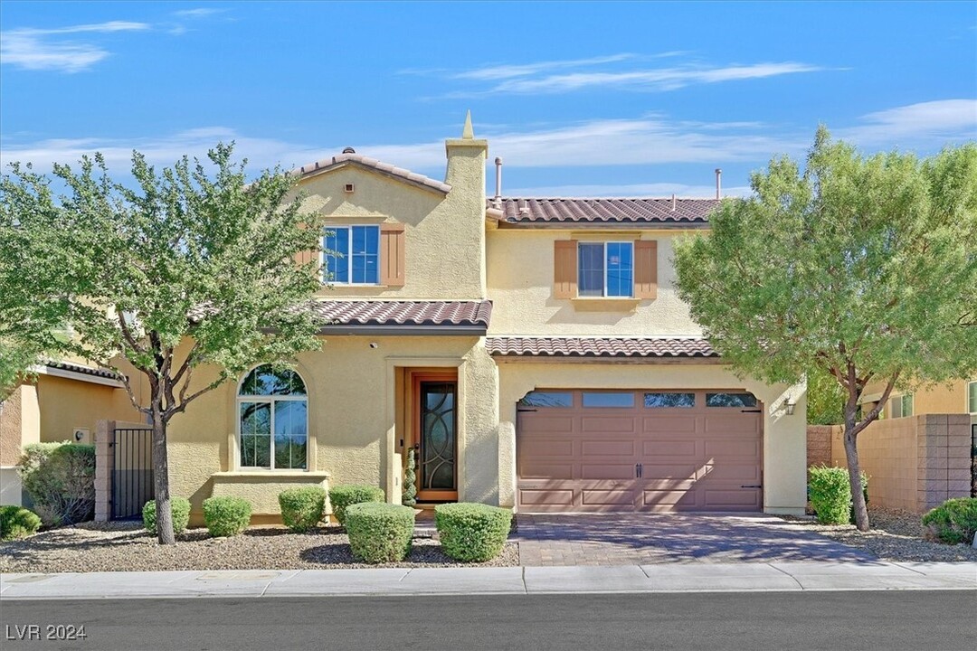 2528 Sable Creek St in Henderson, NV - Foto de edificio