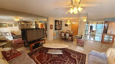 1833 S Ocean Dr in Hallandale Beach, FL - Building Photo - Building Photo
