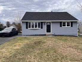 312 Summer Ave in Horsham, PA - Building Photo