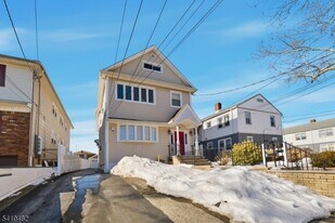 1034 Madison Ave in Elizabeth, NJ - Building Photo