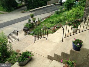 33 Price Ave in Narberth, PA - Building Photo - Building Photo