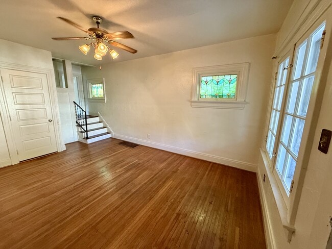 property at 44 E Parkwood Dr