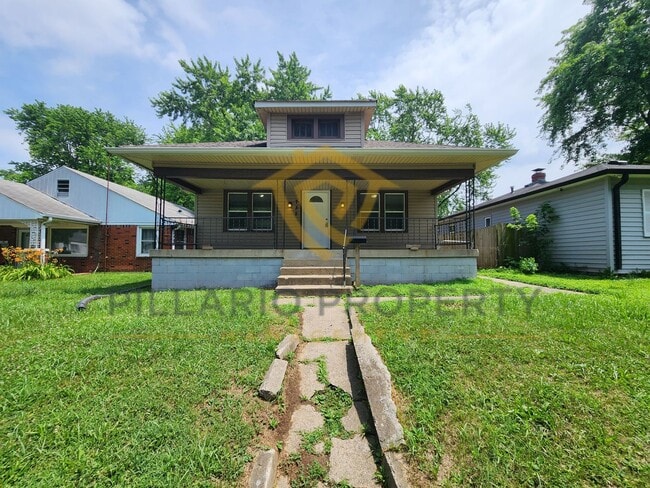 property at 737 S Belleview Pl