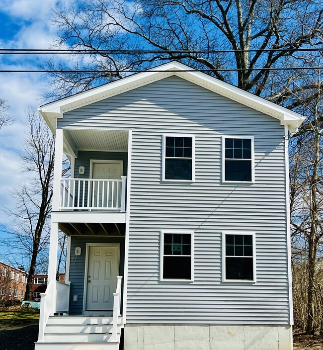 13 Walker St in New London, CT - Building Photo - Building Photo