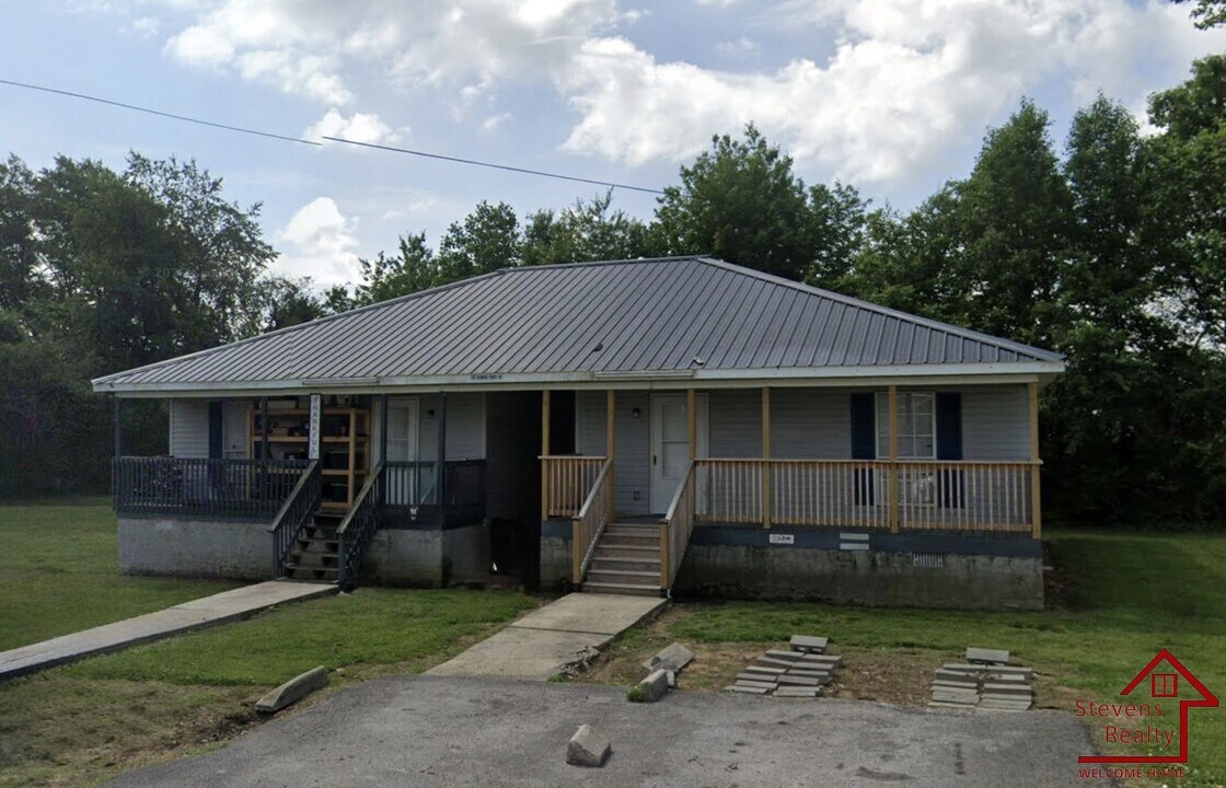 200 Dogwood Pointe Dr in McMinnville, TN - Building Photo