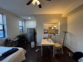 3338 N Marshfield Ave, Unit 102 in Chicago, IL - Building Photo - Building Photo