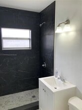 751 SW 10th St, Unit 755 in Miami, FL - Building Photo - Building Photo