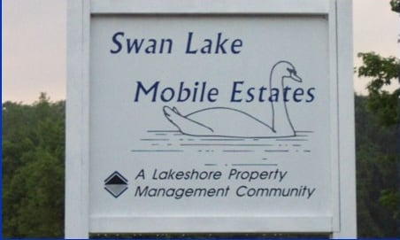 Swan Lake Mobile Estates in Allegan, MI - Foto de edificio - Other