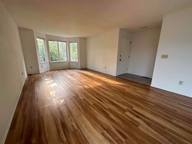 2815 E Section St in Mount Vernon, WA - Foto de edificio - Building Photo