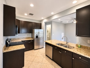 278 Lake Monterey Cir in Boynton Beach, FL - Foto de edificio - Building Photo