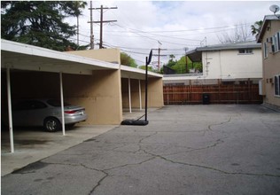 4965-4971 Kester Ave in Sherman Oaks, CA - Building Photo - Building Photo