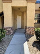 9901 Trailwood Dr in Las Vegas, NV - Building Photo - Building Photo