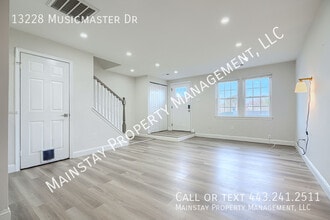 13228 Musicmaster Dr in Silver Spring, MD - Building Photo - Building Photo