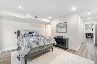 2341 N College Ave in Philadelphia, PA - Foto de edificio - Building Photo