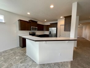 513 Sherman St in Moxee, WA - Building Photo - Building Photo