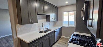 1522 Dixon St in Glendale, CA - Building Photo - Building Photo