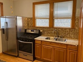 3346 N Springfield Ave, Unit 3 in Chicago, IL - Building Photo - Building Photo