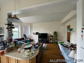 1133 Commonwealth Ave, Unit 7 in Boston, MA - Building Photo