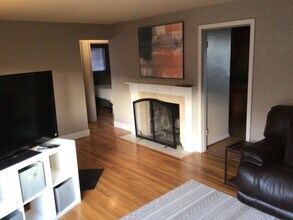 4008 37th Ave SW in Seattle, WA - Building Photo - Building Photo