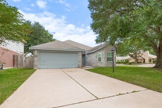 2902 Secluded Dr in Sugar Land, TX - Building Photo - Building Photo