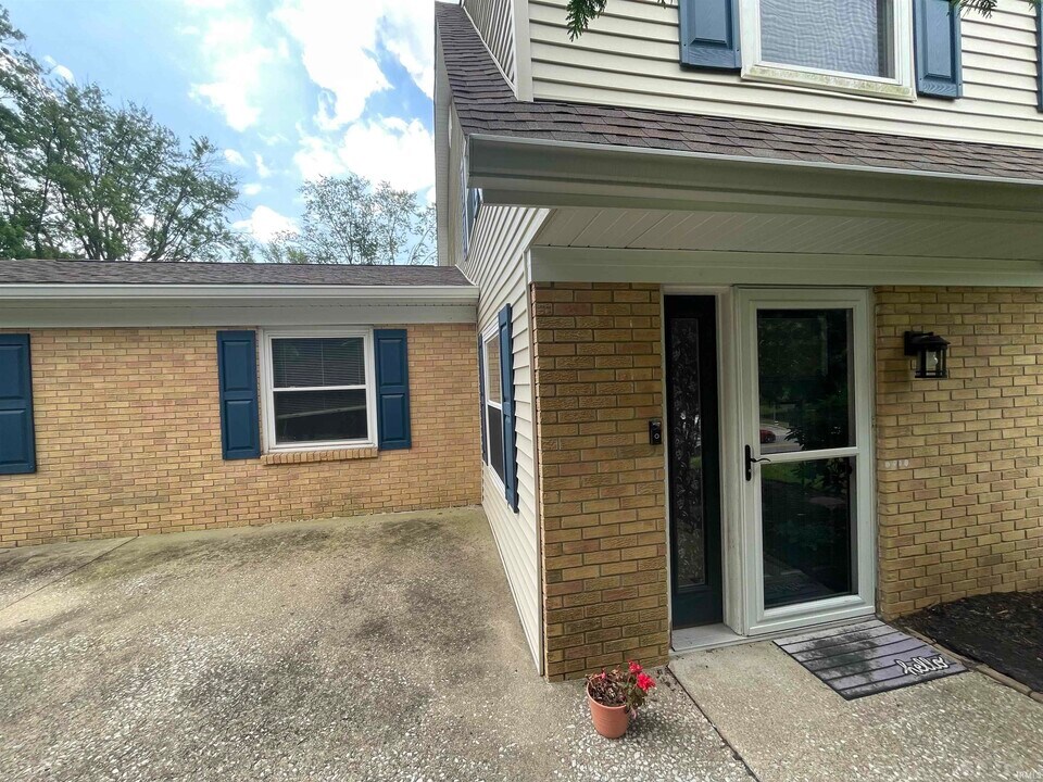 3106 S Carnaby St in Bloomington, IN - Building Photo