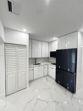 2103 SW 60th Ave in Miami, FL - Building Photo - Building Photo