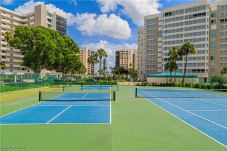 25 Bluebill Ave in Naples, FL - Building Photo - Building Photo