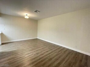 453 N Lamb Blvd in Las Vegas, NV - Building Photo - Building Photo
