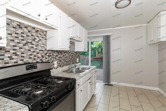 1821 Catalpa Ave in Cincinnati, OH - Building Photo - Building Photo