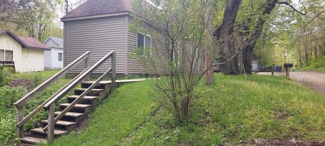 6031 Madison in Coloma, MI - Building Photo - Building Photo