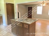 263 Mona Pl photo'