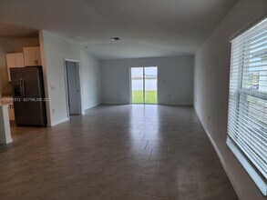 17711 Paradiso Wy in North Fort Myers, FL - Building Photo - Building Photo