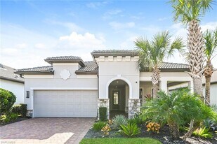 9819 Everglades Dr in Naples, FL - Building Photo