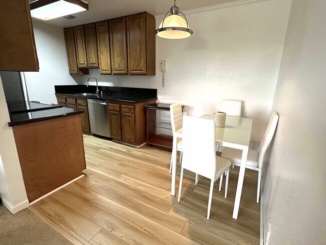 5179 Diamond Heights Blvd, Unit 110 in San Francisco, CA - Building Photo - Building Photo