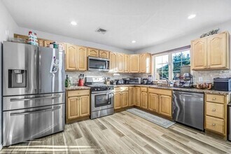 386A Park Ave in Fairview, NJ - Building Photo - Building Photo