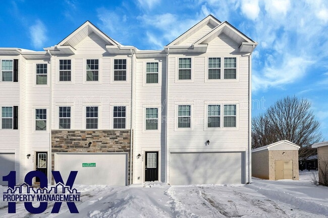 property at 3246 Mackinac Dr