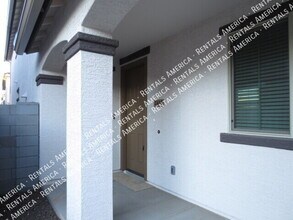 2417 N 73rd Dr in Phoenix, AZ - Building Photo - Building Photo
