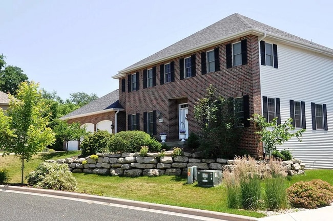 4627 Sunburst Dr in Deforest, WI - Building Photo - Building Photo