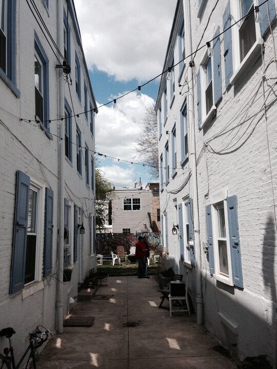 421 Moyer St, Unit F in Philadelphia, PA - Foto de edificio