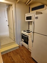 683 State St, Unit Garden 1 in Portsmouth, NH - Building Photo - Building Photo