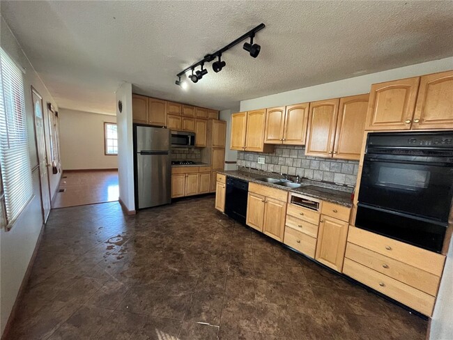 property at 1705 Derhake Rd