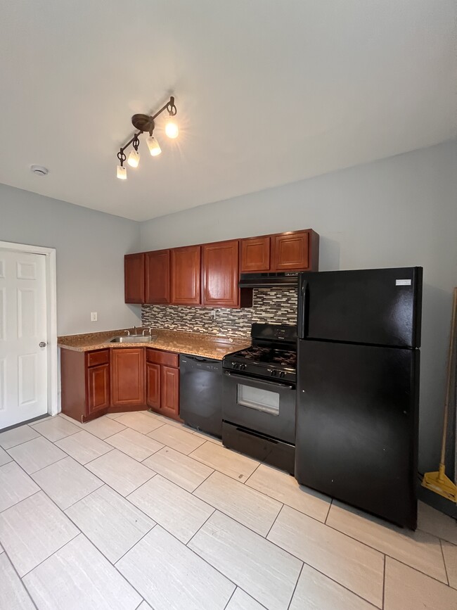 112 Greenville Ave, Unit 1