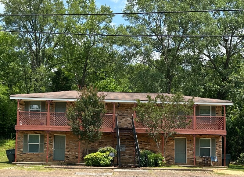216 Wedgewood St in Nacogdoches, TX - Building Photo