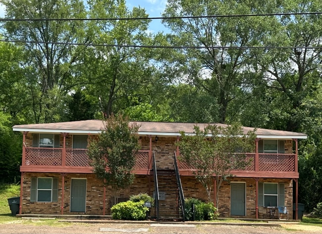 216 Wedgewood St