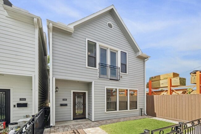 property at 211 W 25th St